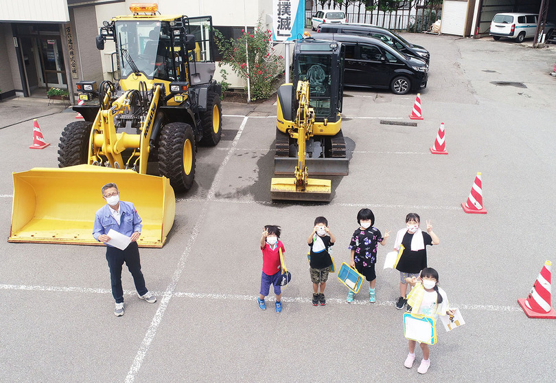 生保内小学校「まちたんけん」（万六建設）