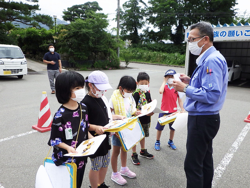 生保内小学校「まちたんけん」（万六建設）